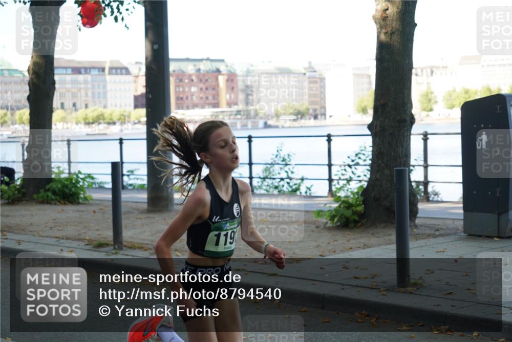 07.09.2025 - BARMER Alsterlauf Yannick Fuchs http://msf.ph/oto/8794540 07.09.2025 11:42:32 Laufen 119 meine-sportfotos.de