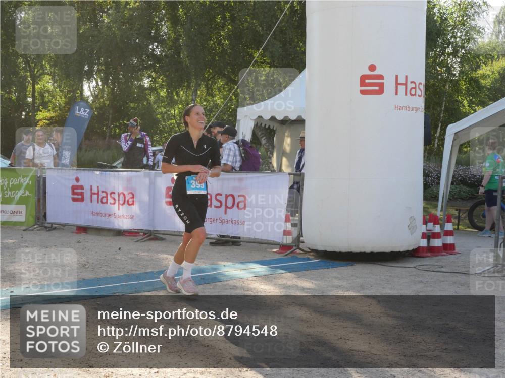 07.09.2025 - 19. Norderstedt Triathlon Zöllner http://msf.ph/oto/8794548 07.09.2025 16:49:06 Ziel 399, 1575, 1589 meine-sportfotos.de