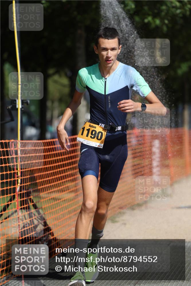 07.09.2025 - 19. Norderstedt Triathlon Michael Strokosch http://msf.ph/oto/8794552 07.09.2025 11:51:15 Laufen 1190, 1198, 1207 meine-sportfotos.de
