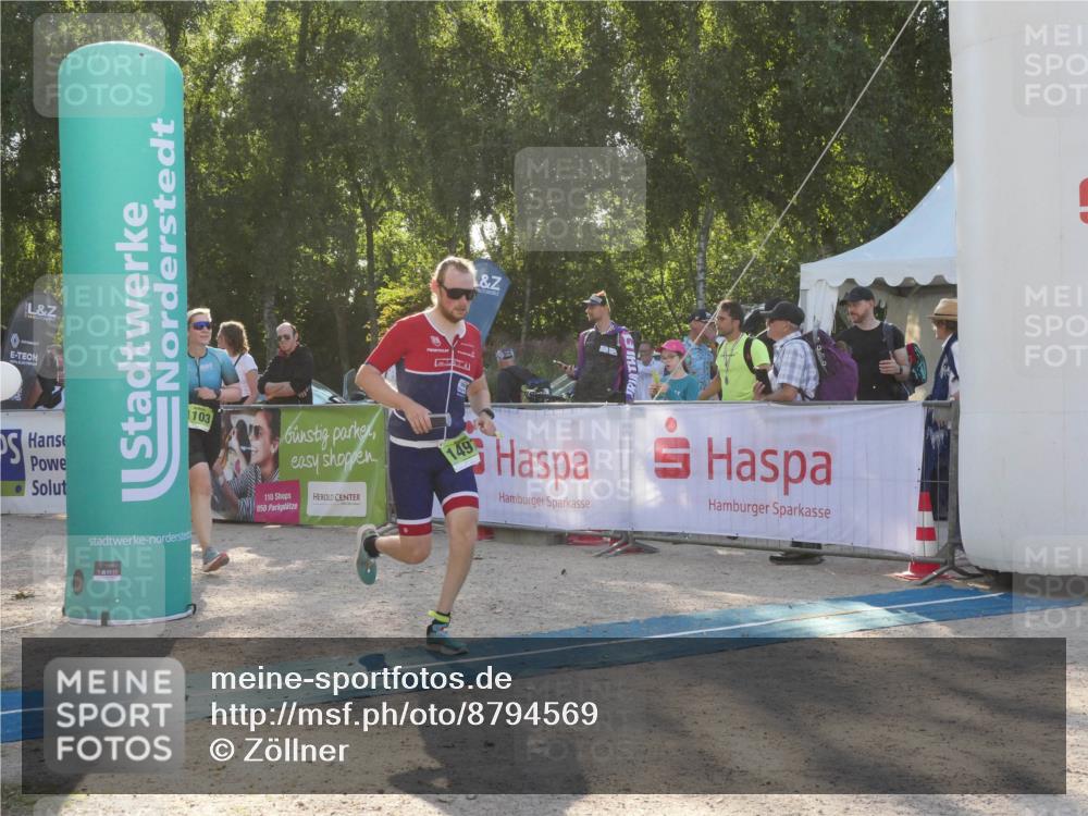 07.09.2025 - 19. Norderstedt Triathlon Zöllner http://msf.ph/oto/8794569 07.09.2025 16:49:13 Ziel 1103, 1497, 1589 meine-sportfotos.de