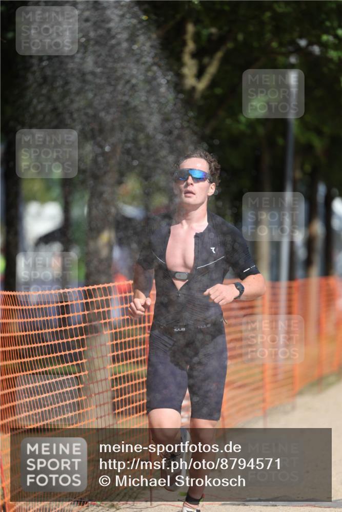07.09.2025 - 19. Norderstedt Triathlon Michael Strokosch http://msf.ph/oto/8794571 07.09.2025 11:51:21 Laufen 152, 1198, 1207 meine-sportfotos.de