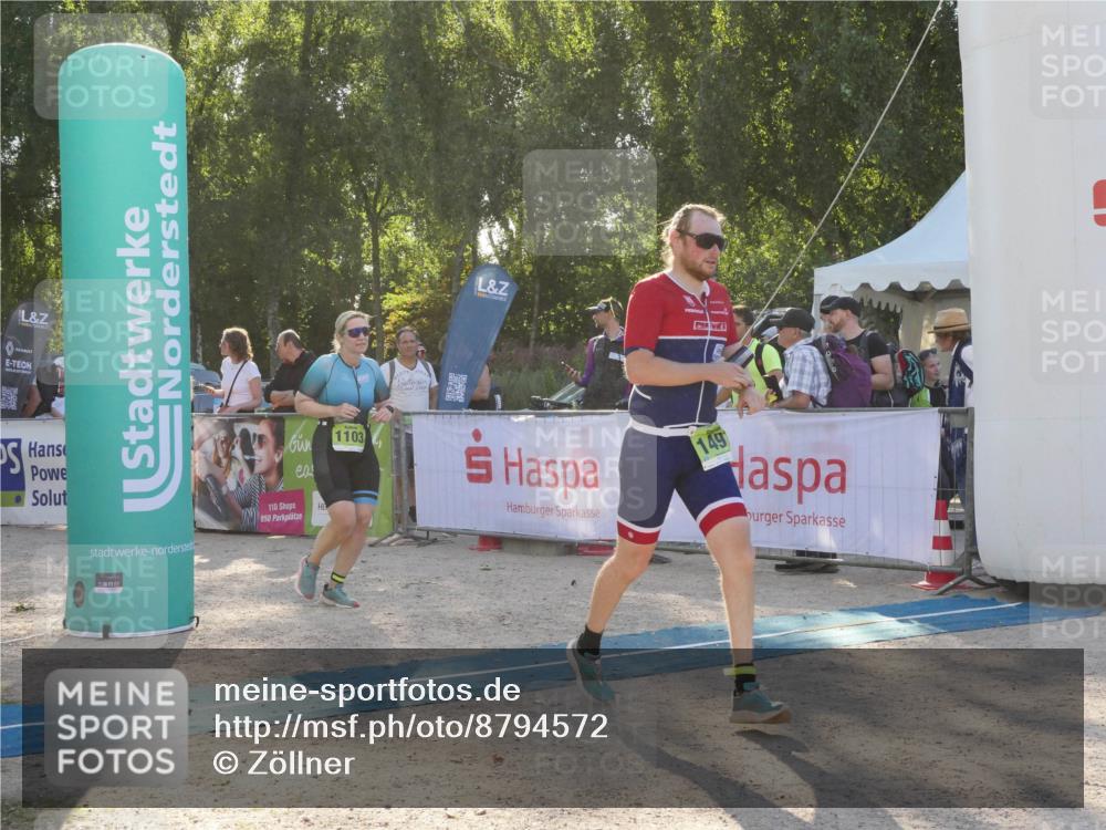 07.09.2025 - 19. Norderstedt Triathlon Zöllner http://msf.ph/oto/8794572 07.09.2025 16:49:13 Ziel 1103, 1497, 1589 meine-sportfotos.de