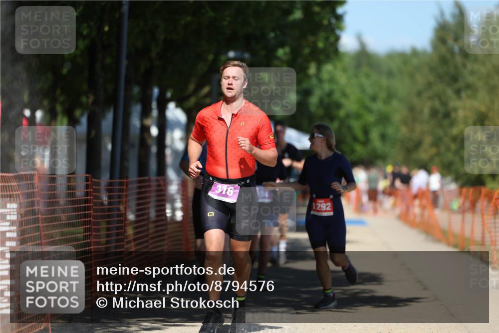 07.09.2025 - 19. Norderstedt Triathlon Michael Strokosch http://msf.ph/oto/8794576 07.09.2025 13:48:09 Laufen 153, 316, 334, 352, 1292, 1344 meine-sportfotos.de
