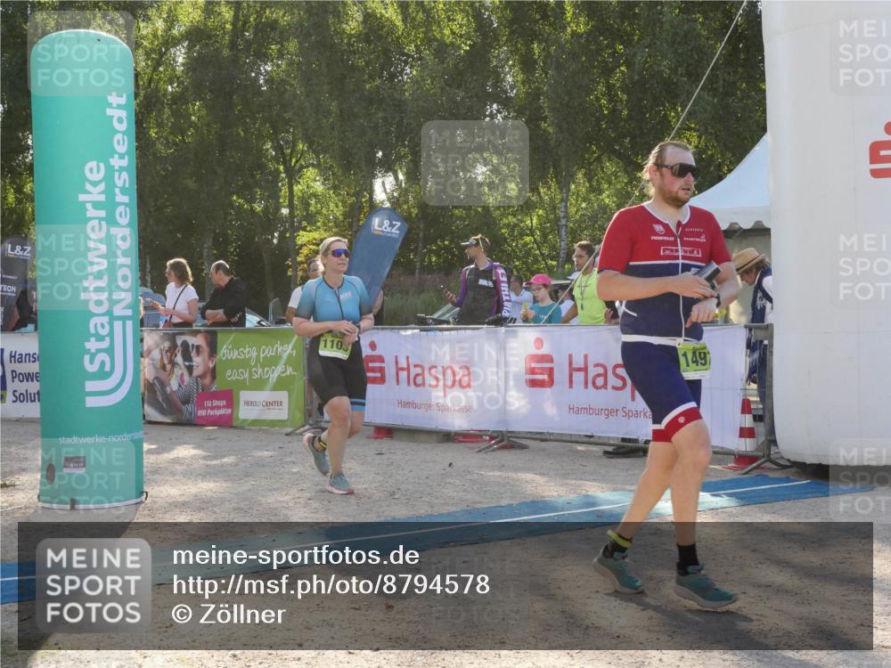 07.09.2025 - 19. Norderstedt Triathlon Zöllner http://msf.ph/oto/8794578 07.09.2025 16:49:14 Ziel 1103, 1497, 1589 meine-sportfotos.de