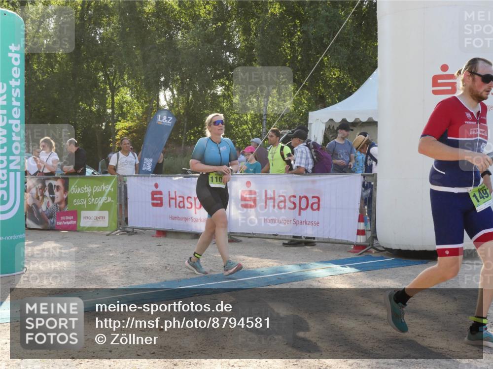 07.09.2025 - 19. Norderstedt Triathlon Zöllner http://msf.ph/oto/8794581 07.09.2025 16:49:14 Ziel 1103, 1497, 1589 meine-sportfotos.de