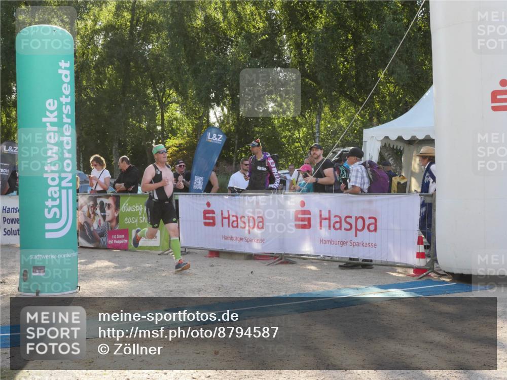 07.09.2025 - 19. Norderstedt Triathlon Zöllner http://msf.ph/oto/8794587 07.09.2025 16:49:19 Ziel 1053, 1103, 1497, 1551 meine-sportfotos.de