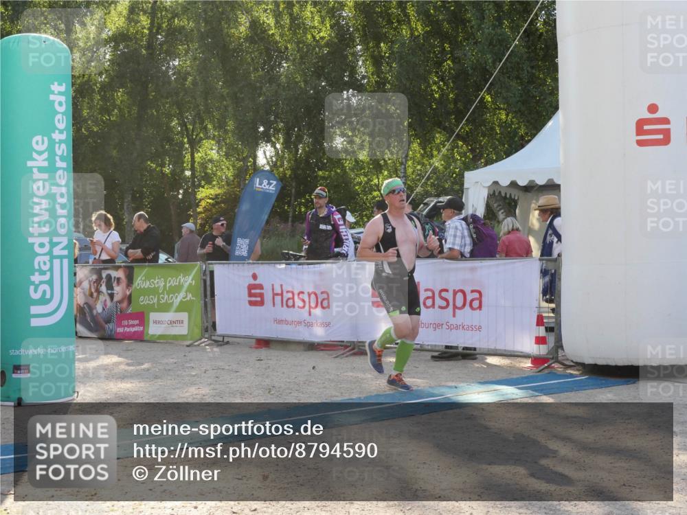 07.09.2025 - 19. Norderstedt Triathlon Zöllner http://msf.ph/oto/8794590 07.09.2025 16:49:20 Ziel 1053, 1103, 1551 meine-sportfotos.de