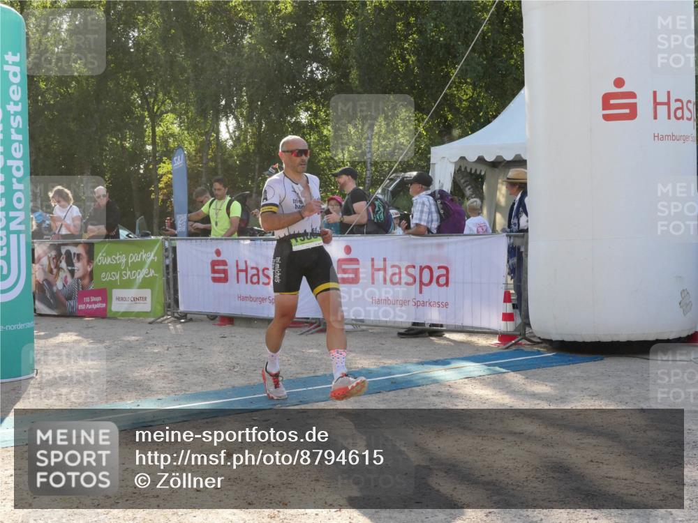 07.09.2025 - 19. Norderstedt Triathlon Zöllner http://msf.ph/oto/8794615 07.09.2025 16:49:28 Ziel 387, 1053, 1588 meine-sportfotos.de