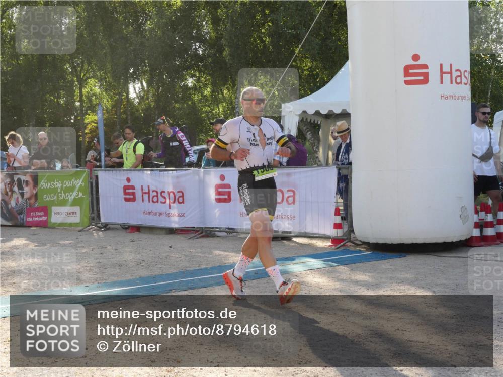 07.09.2025 - 19. Norderstedt Triathlon Zöllner http://msf.ph/oto/8794618 07.09.2025 16:49:29 Ziel 387, 1053, 1588 meine-sportfotos.de