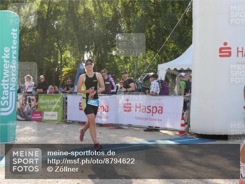 07.09.2025 - 19. Norderstedt Triathlon Zöllner http://msf.ph/oto/8794622 07.09.2025 16:49:30 Ziel 387, 1053, 1588 meine-sportfotos.de