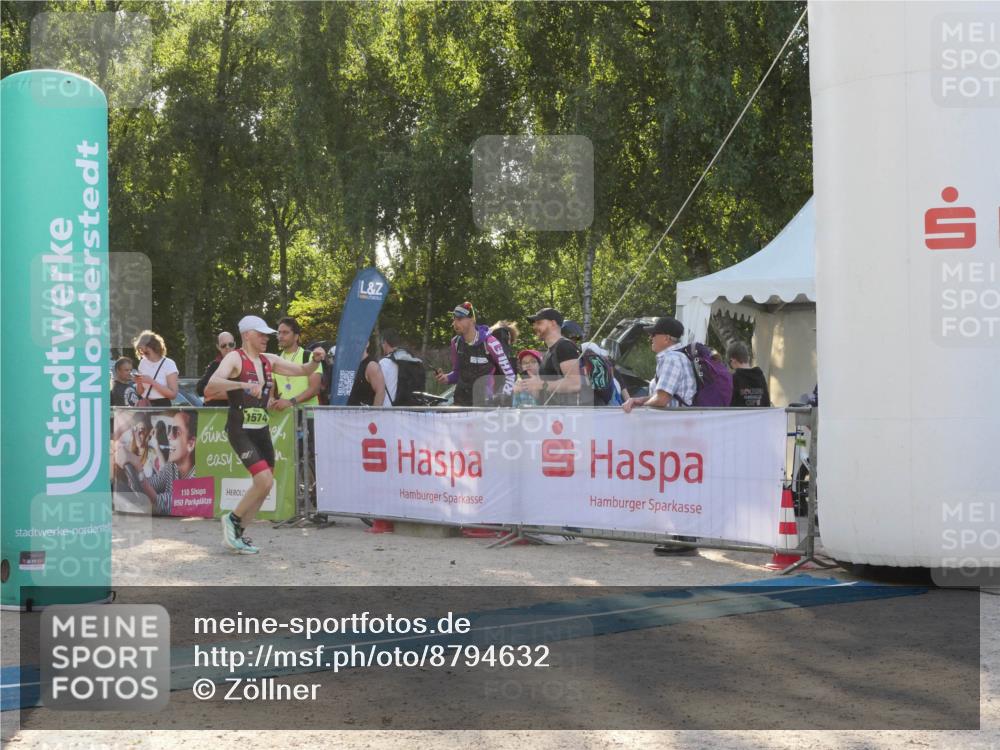 07.09.2025 - 19. Norderstedt Triathlon Zöllner http://msf.ph/oto/8794632 07.09.2025 16:49:40 Ziel 1574 meine-sportfotos.de