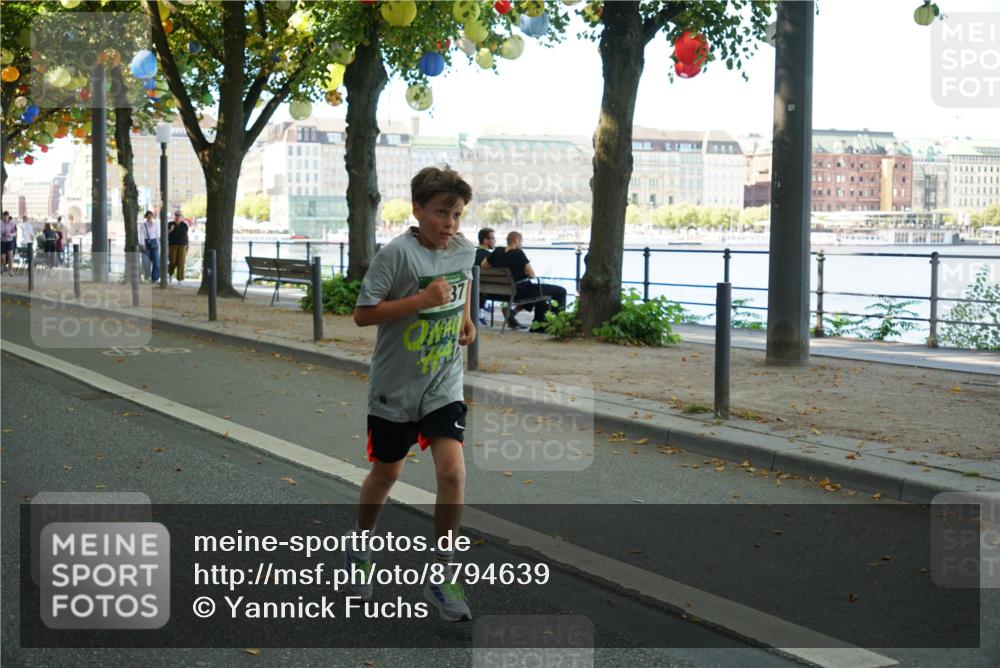07.09.2025 - BARMER Alsterlauf Yannick Fuchs http://msf.ph/oto/8794639 07.09.2025 11:42:38 Laufen 37 meine-sportfotos.de