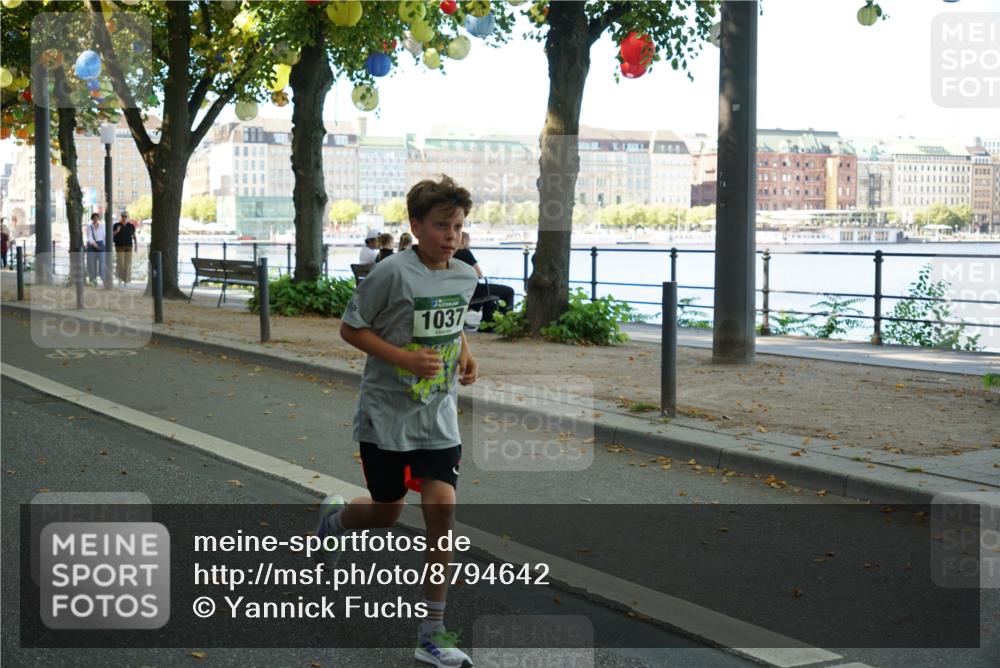 07.09.2025 - BARMER Alsterlauf Yannick Fuchs http://msf.ph/oto/8794642 07.09.2025 11:42:38 Laufen 1037 meine-sportfotos.de
