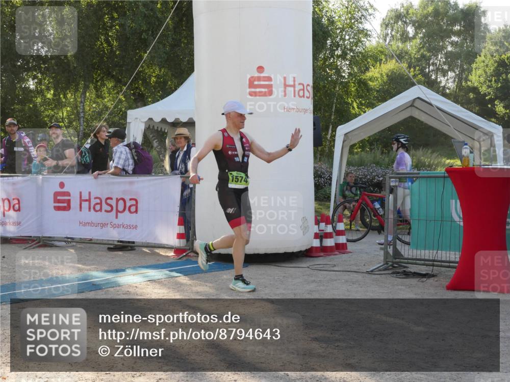 07.09.2025 - 19. Norderstedt Triathlon Zöllner http://msf.ph/oto/8794643 07.09.2025 16:49:42 Ziel 1574 meine-sportfotos.de