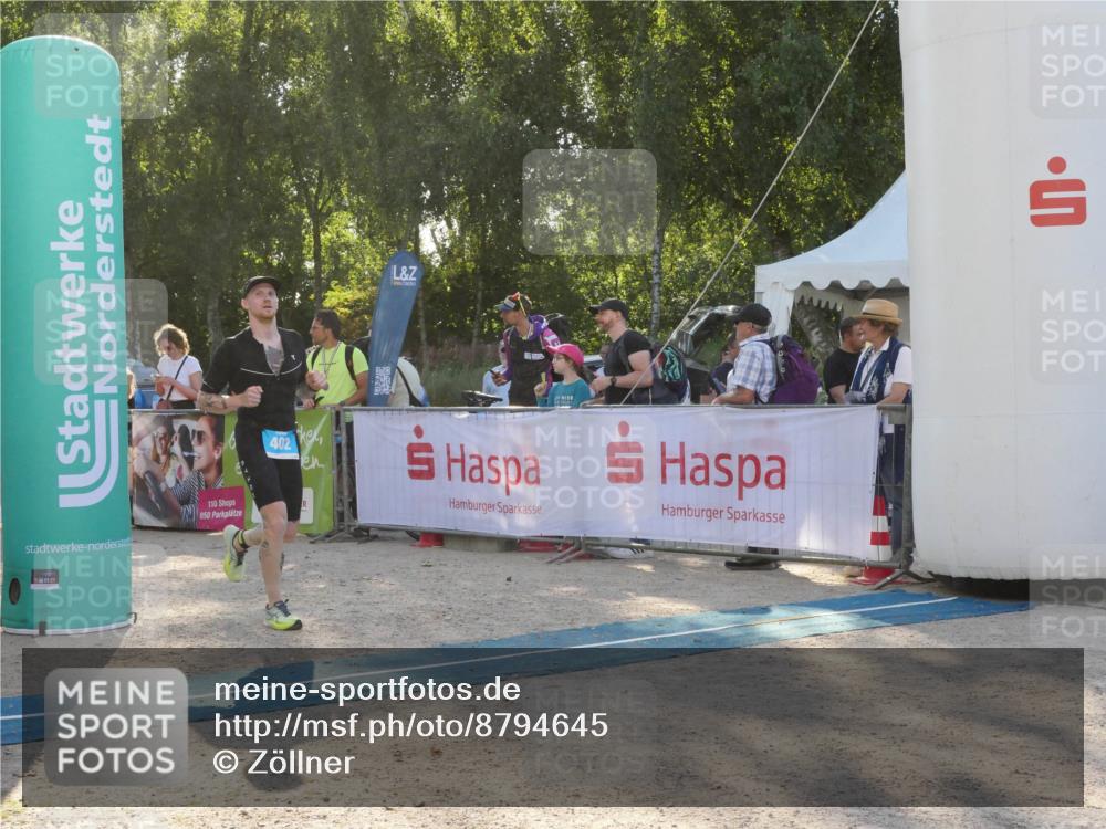 07.09.2025 - 19. Norderstedt Triathlon Zöllner http://msf.ph/oto/8794645 07.09.2025 16:49:52 Ziel 402, 464, 1556 meine-sportfotos.de