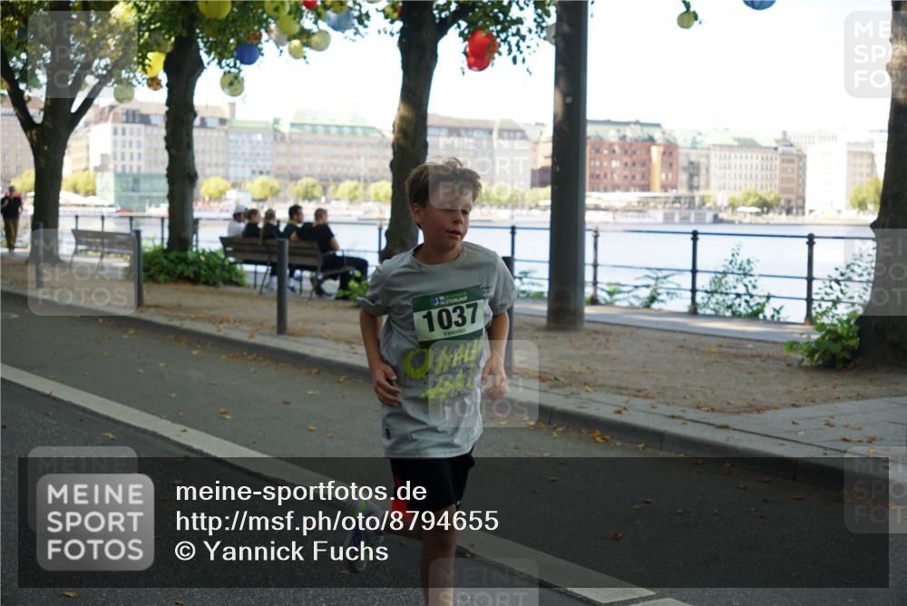 07.09.2025 - BARMER Alsterlauf Yannick Fuchs http://msf.ph/oto/8794655 07.09.2025 11:42:38 Laufen 1037 meine-sportfotos.de