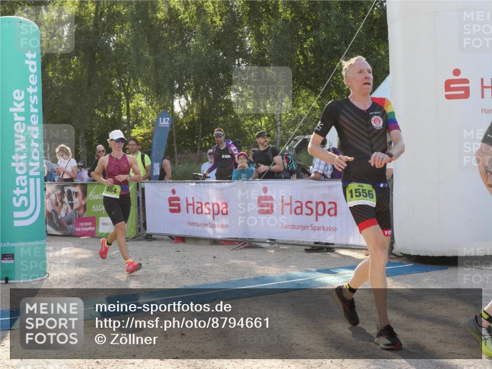 07.09.2025 - 19. Norderstedt Triathlon Zöllner http://msf.ph/oto/8794661 07.09.2025 16:49:55 Ziel 402, 464, 1556 meine-sportfotos.de