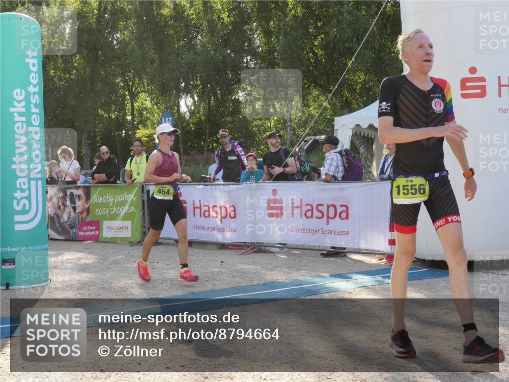07.09.2025 - 19. Norderstedt Triathlon Zöllner http://msf.ph/oto/8794664 07.09.2025 16:49:55 Ziel 402, 464, 1556 meine-sportfotos.de