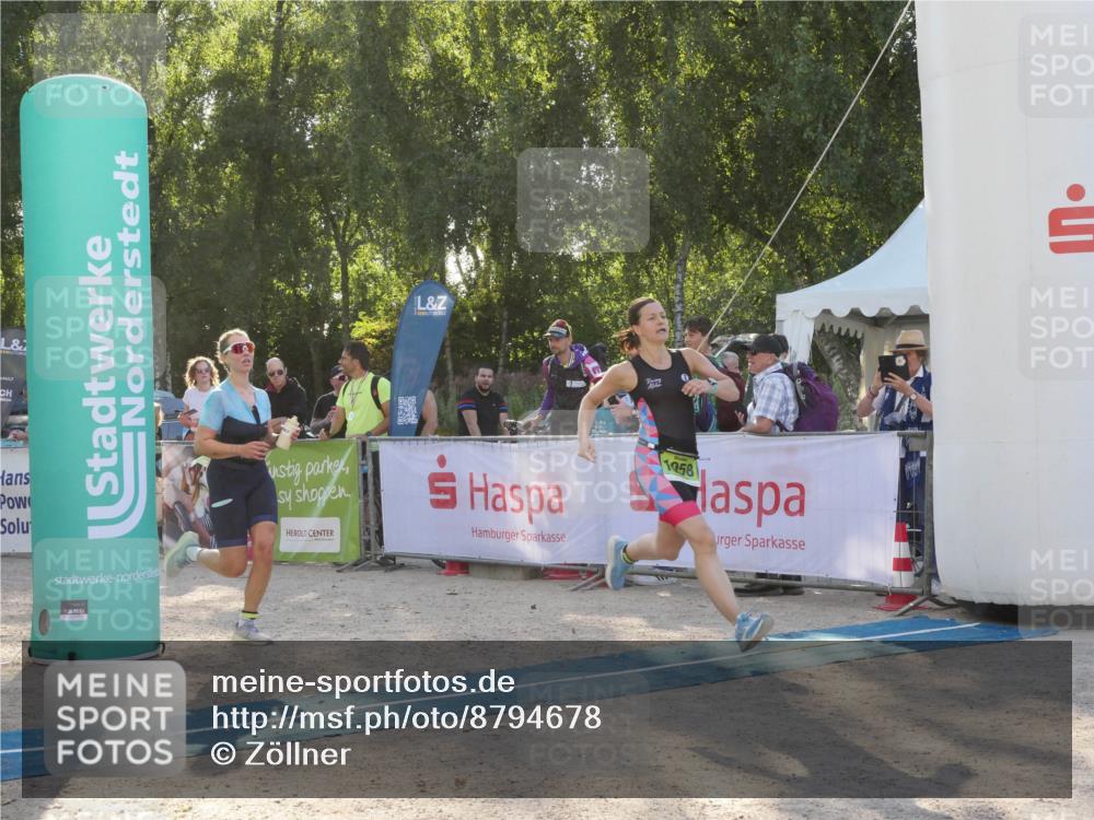 07.09.2025 - 19. Norderstedt Triathlon Zöllner http://msf.ph/oto/8794678 07.09.2025 16:50:13 Ziel 1058, 1096, 1607 meine-sportfotos.de
