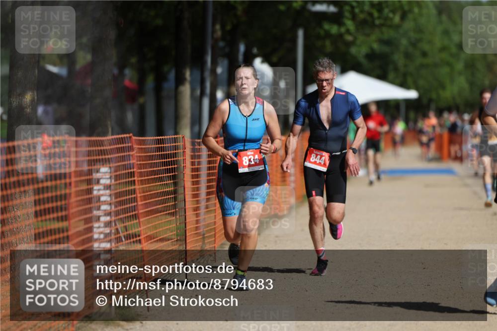 07.09.2025 - 19. Norderstedt Triathlon Michael Strokosch http://msf.ph/oto/8794683 07.09.2025 11:51:39 Laufen 199, 834, 844, 1152, 1181, 1194 meine-sportfotos.de