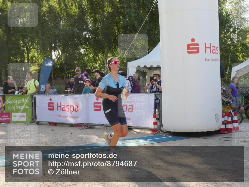 07.09.2025 - 19. Norderstedt Triathlon Zöllner http://msf.ph/oto/8794687 07.09.2025 16:50:14 Ziel 1058, 1096, 1607 meine-sportfotos.de