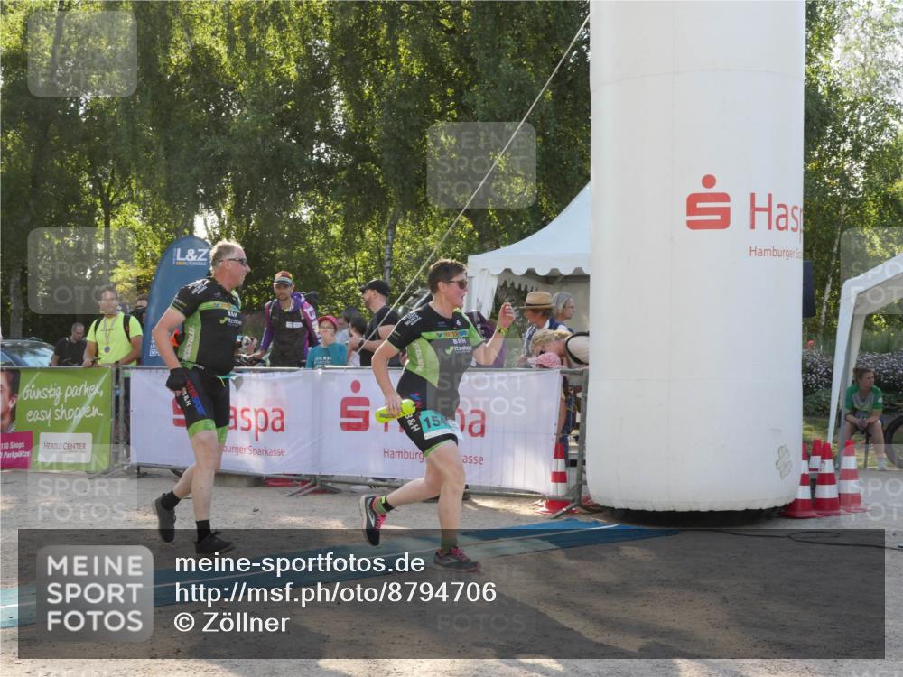 07.09.2025 - 19. Norderstedt Triathlon Zöllner http://msf.ph/oto/8794706 07.09.2025 16:50:50 Ziel 1524, 1547, 1562 meine-sportfotos.de