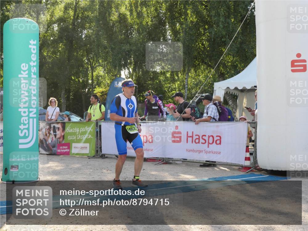07.09.2025 - 19. Norderstedt Triathlon Zöllner http://msf.ph/oto/8794715 07.09.2025 16:50:54 Ziel 1524, 1547, 1562 meine-sportfotos.de