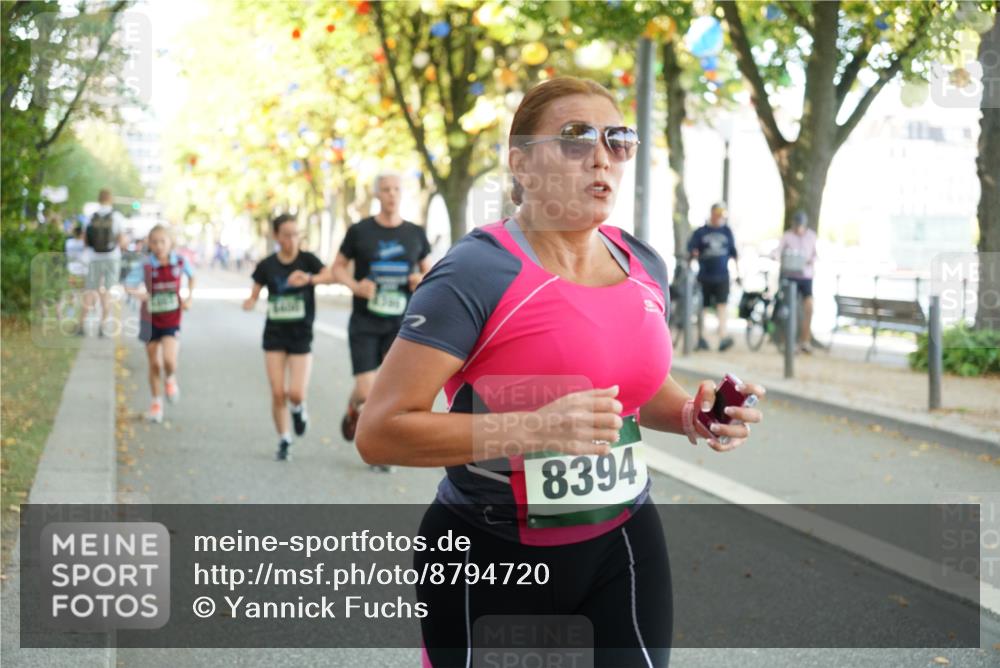 07.09.2025 - BARMER Alsterlauf Yannick Fuchs http://msf.ph/oto/8794720 07.09.2025 11:42:50 Laufen 8394 meine-sportfotos.de