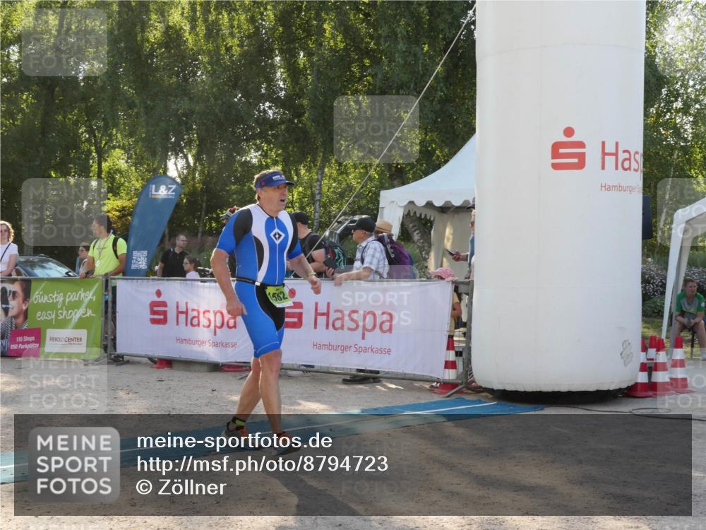 07.09.2025 - 19. Norderstedt Triathlon Zöllner http://msf.ph/oto/8794723 07.09.2025 16:50:54 Ziel 1524, 1547, 1562 meine-sportfotos.de