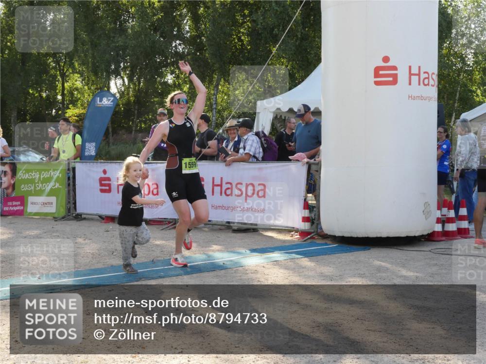 07.09.2025 - 19. Norderstedt Triathlon Zöllner http://msf.ph/oto/8794733 07.09.2025 16:51:01 Ziel 1061, 1424, 1559 meine-sportfotos.de