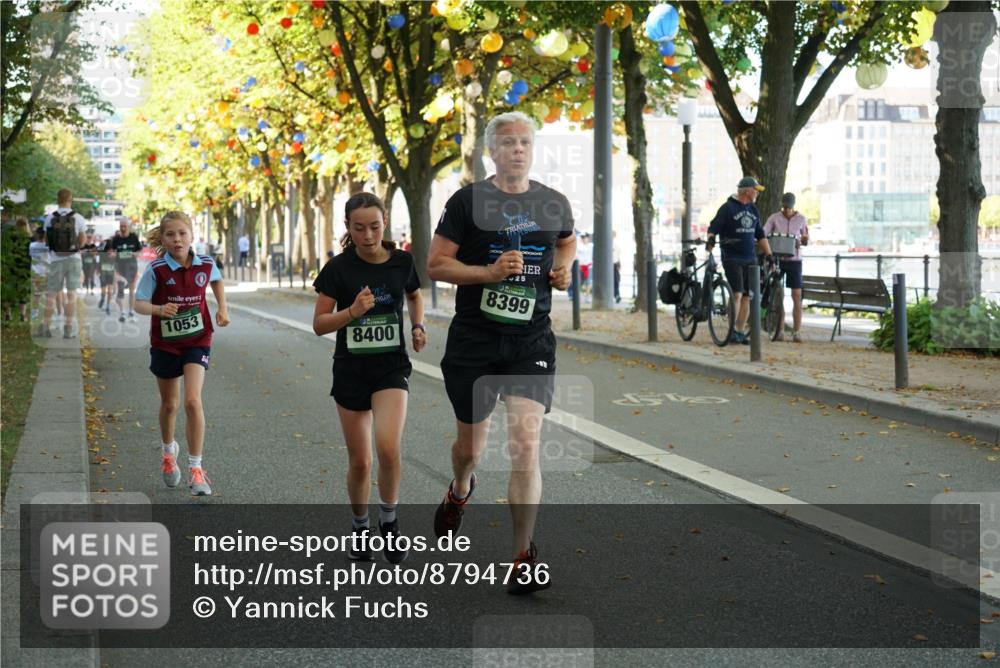 07.09.2025 - BARMER Alsterlauf Yannick Fuchs http://msf.ph/oto/8794736 07.09.2025 11:42:51 Laufen 1053, 8400, 25, 8399 meine-sportfotos.de