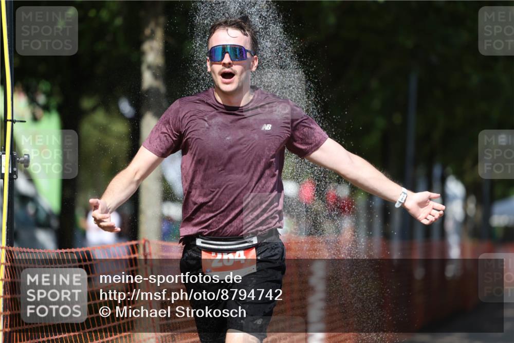 07.09.2025 - 19. Norderstedt Triathlon Michael Strokosch http://msf.ph/oto/8794742 07.09.2025 13:48:28 Laufen 264 meine-sportfotos.de