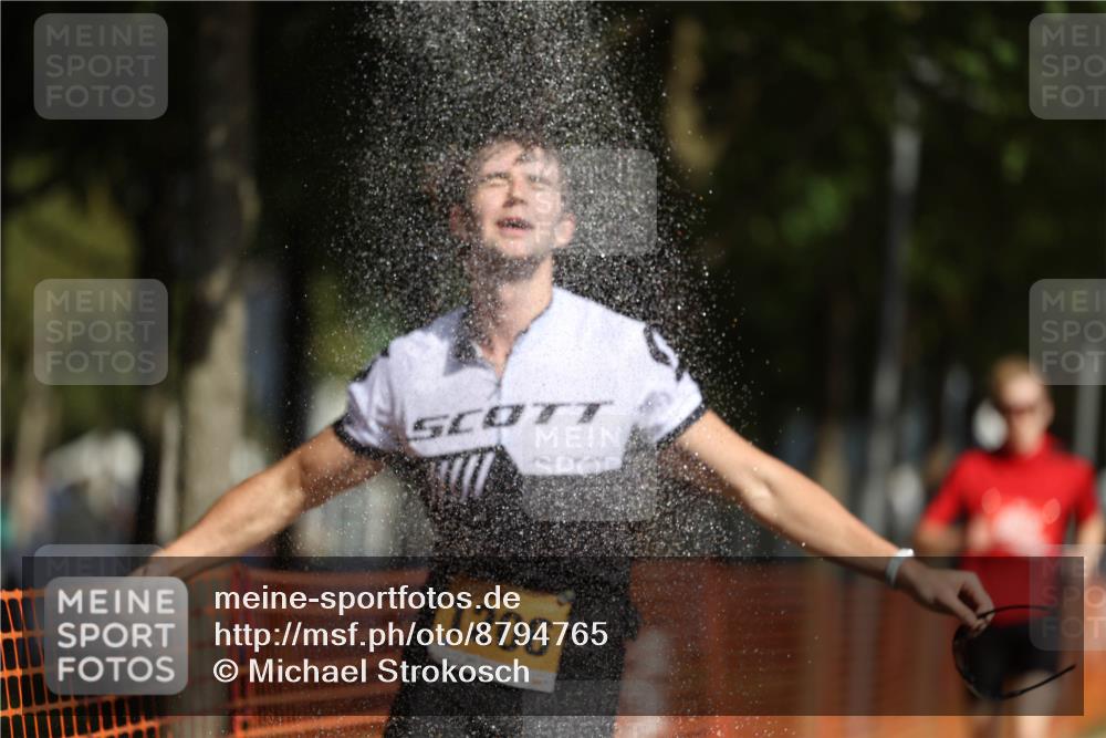 07.09.2025 - 19. Norderstedt Triathlon Michael Strokosch http://msf.ph/oto/8794765 07.09.2025 11:51:52 Laufen 862, 1170, 1206 meine-sportfotos.de