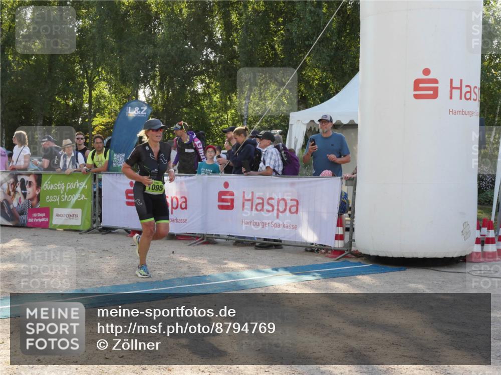 07.09.2025 - 19. Norderstedt Triathlon Zöllner http://msf.ph/oto/8794769 07.09.2025 16:51:39 Ziel 1095 meine-sportfotos.de