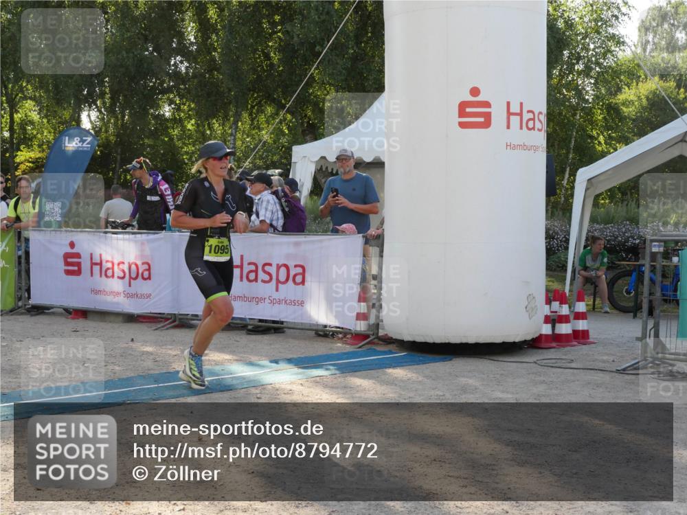 07.09.2025 - 19. Norderstedt Triathlon Zöllner http://msf.ph/oto/8794772 07.09.2025 16:51:39 Ziel 1095 meine-sportfotos.de
