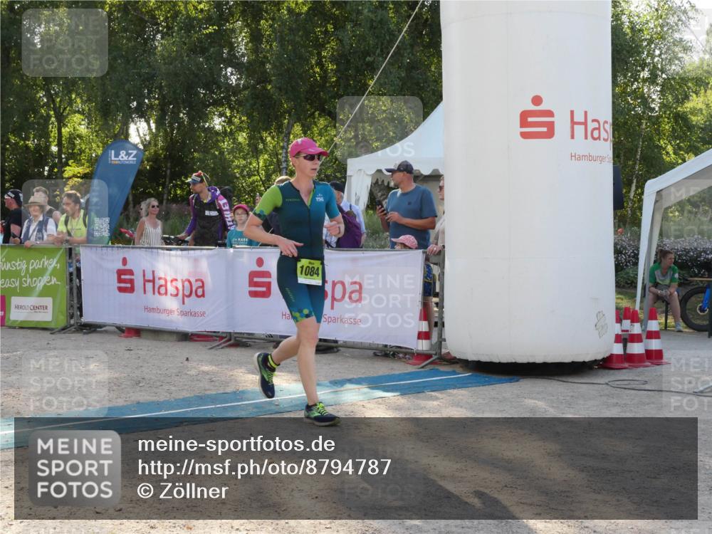 07.09.2025 - 19. Norderstedt Triathlon Zöllner http://msf.ph/oto/8794787 07.09.2025 16:51:57 Ziel 1084, 1513, 1567 meine-sportfotos.de