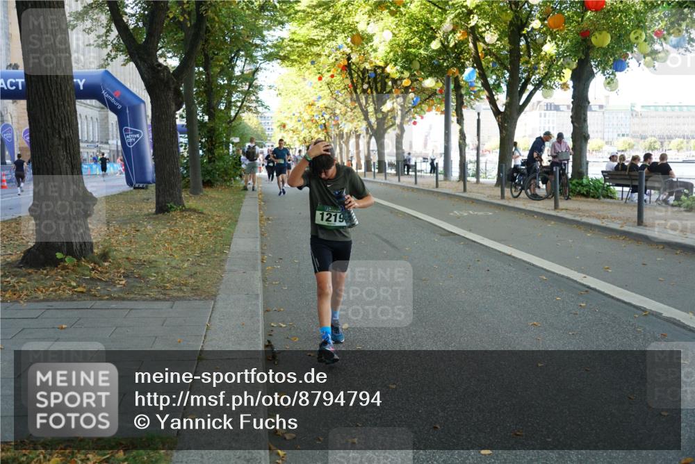 07.09.2025 - BARMER Alsterlauf Yannick Fuchs http://msf.ph/oto/8794794 07.09.2025 11:43:04 Laufen 1219 meine-sportfotos.de