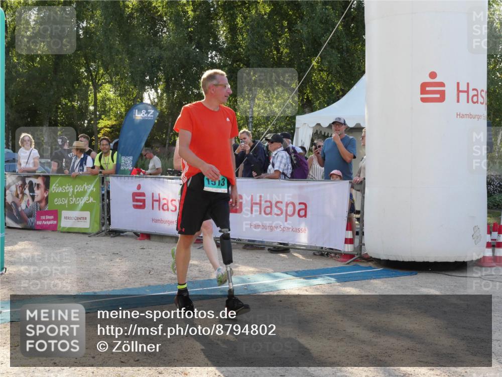 07.09.2025 - 19. Norderstedt Triathlon Zöllner http://msf.ph/oto/8794802 07.09.2025 16:52:01 Ziel 431, 1084, 1092, 1513, 1567 meine-sportfotos.de