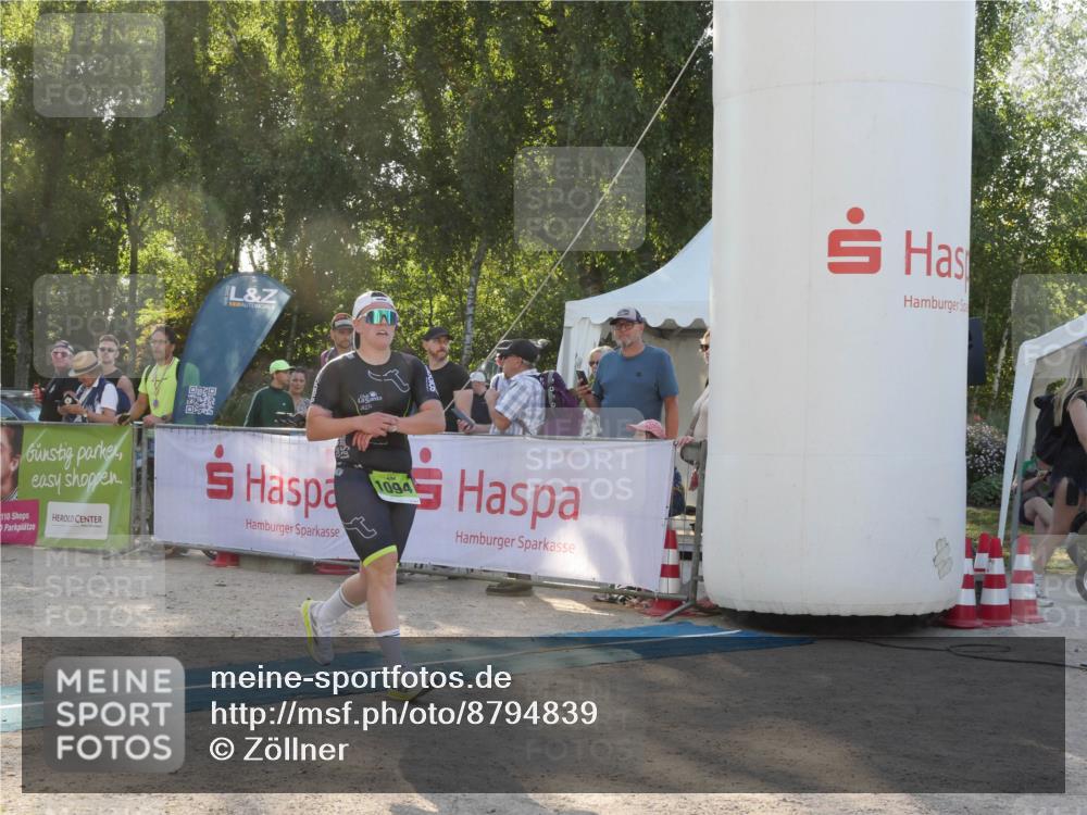 07.09.2025 - 19. Norderstedt Triathlon Zöllner http://msf.ph/oto/8794839 07.09.2025 16:52:53 Ziel 1094 meine-sportfotos.de