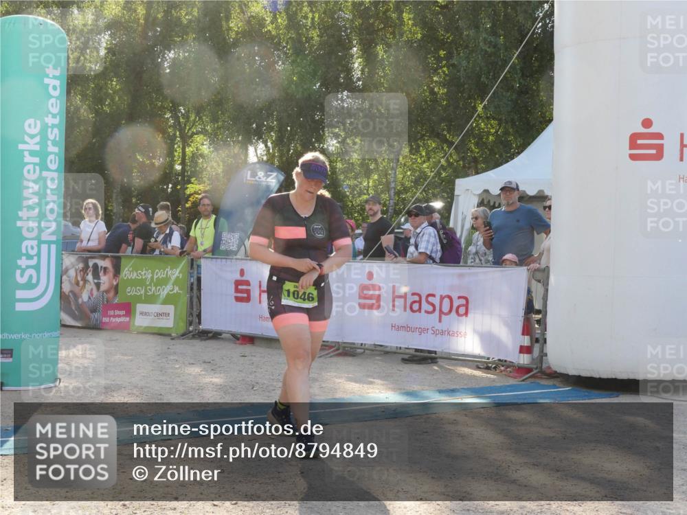 07.09.2025 - 19. Norderstedt Triathlon Zöllner http://msf.ph/oto/8794849 07.09.2025 16:53:01 Ziel 1046, 1078 meine-sportfotos.de