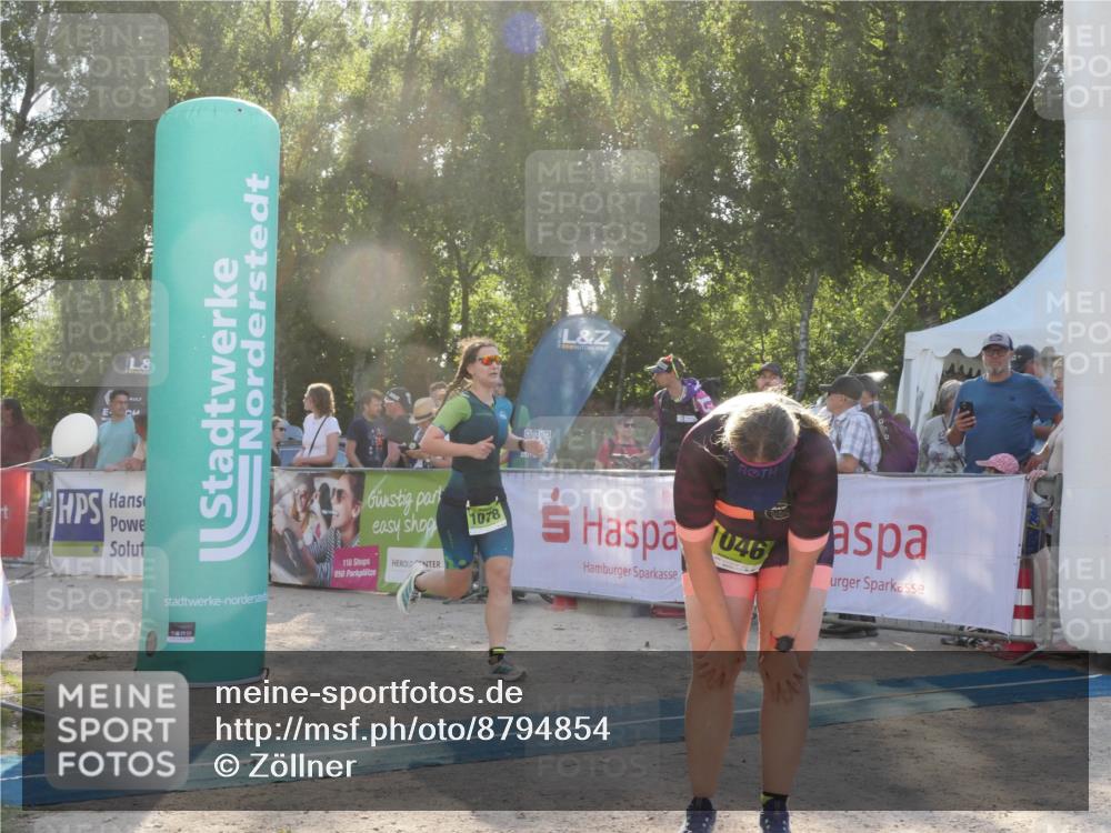 07.09.2025 - 19. Norderstedt Triathlon Zöllner http://msf.ph/oto/8794854 07.09.2025 16:53:05 Ziel 1046, 1078 meine-sportfotos.de