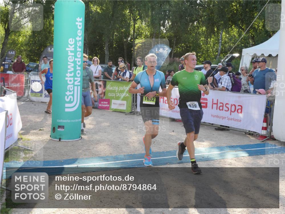 07.09.2025 - 19. Norderstedt Triathlon Zöllner http://msf.ph/oto/8794864 07.09.2025 16:53:15 Ziel 939, 943, 1632 meine-sportfotos.de