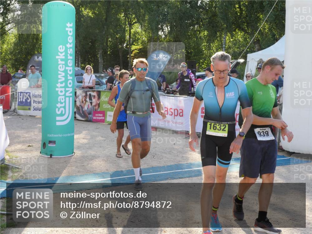 07.09.2025 - 19. Norderstedt Triathlon Zöllner http://msf.ph/oto/8794872 07.09.2025 16:53:17 Ziel 939, 943, 1632 meine-sportfotos.de