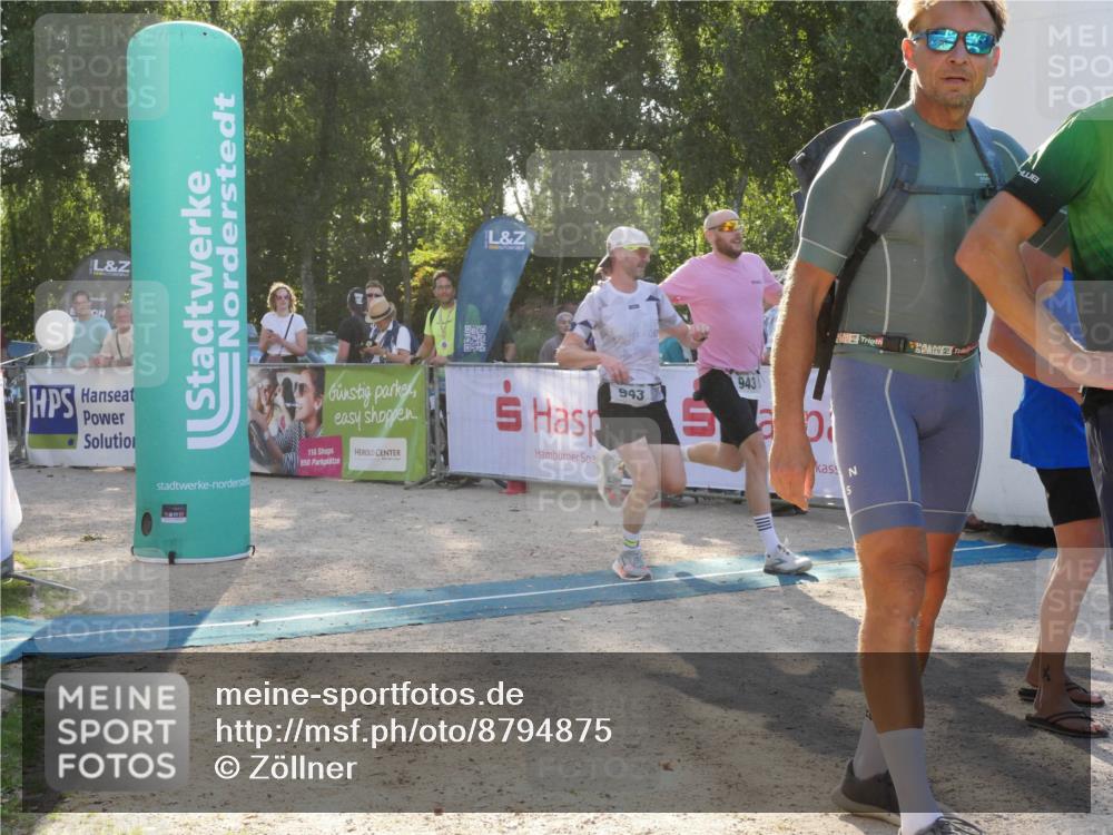 07.09.2025 - 19. Norderstedt Triathlon Zöllner http://msf.ph/oto/8794875 07.09.2025 16:53:20 Ziel 939, 943, 1632 meine-sportfotos.de
