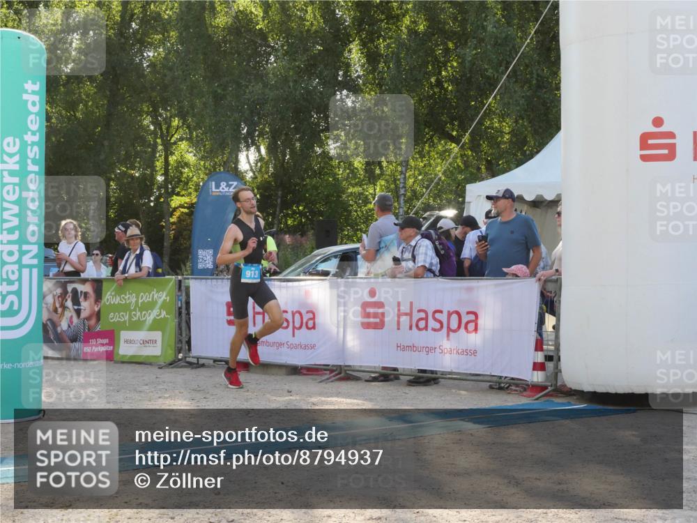 07.09.2025 - 19. Norderstedt Triathlon Zöllner http://msf.ph/oto/8794937 07.09.2025 16:55:10 Ziel 913, 1494 meine-sportfotos.de
