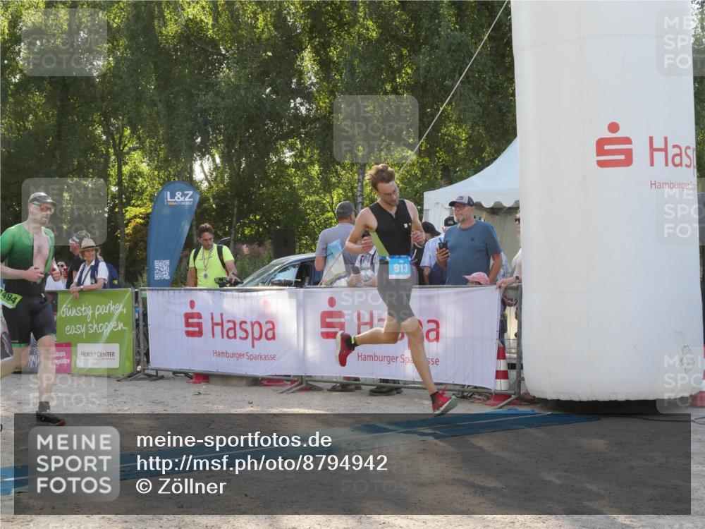 07.09.2025 - 19. Norderstedt Triathlon Zöllner http://msf.ph/oto/8794942 07.09.2025 16:55:10 Ziel 913, 1494 meine-sportfotos.de