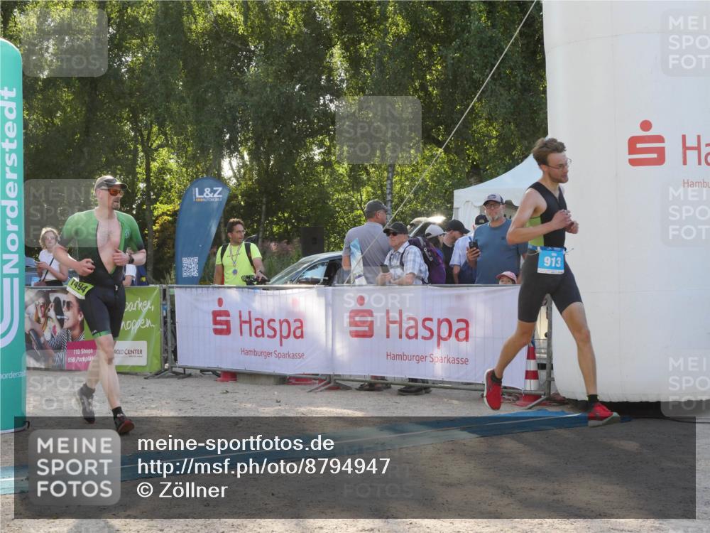 07.09.2025 - 19. Norderstedt Triathlon Zöllner http://msf.ph/oto/8794947 07.09.2025 16:55:11 Ziel 913, 1494 meine-sportfotos.de