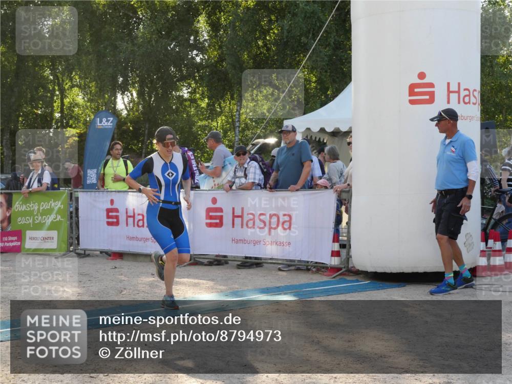 07.09.2025 - 19. Norderstedt Triathlon Zöllner http://msf.ph/oto/8794973 07.09.2025 16:55:35 Ziel 1057 meine-sportfotos.de