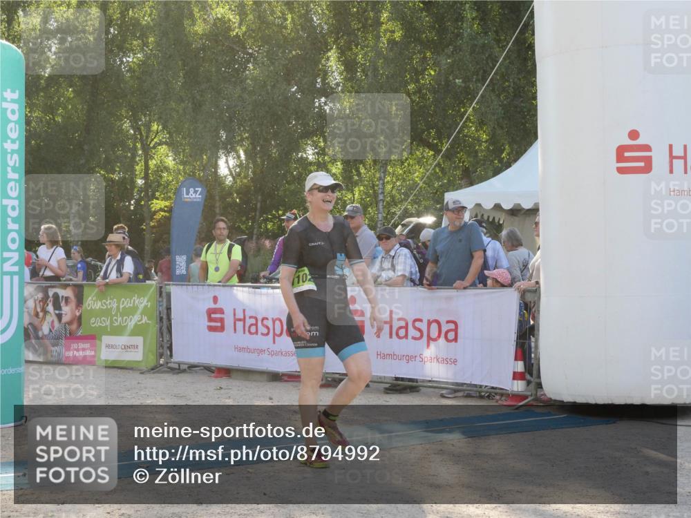 07.09.2025 - 19. Norderstedt Triathlon Zöllner http://msf.ph/oto/8794992 07.09.2025 16:55:45 Ziel 1098, 1102 meine-sportfotos.de