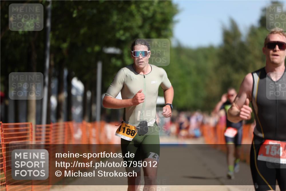 07.09.2025 - 19. Norderstedt Triathlon Michael Strokosch http://msf.ph/oto/8795012 07.09.2025 11:52:27 Laufen 154, 771, 1188, 1377 meine-sportfotos.de